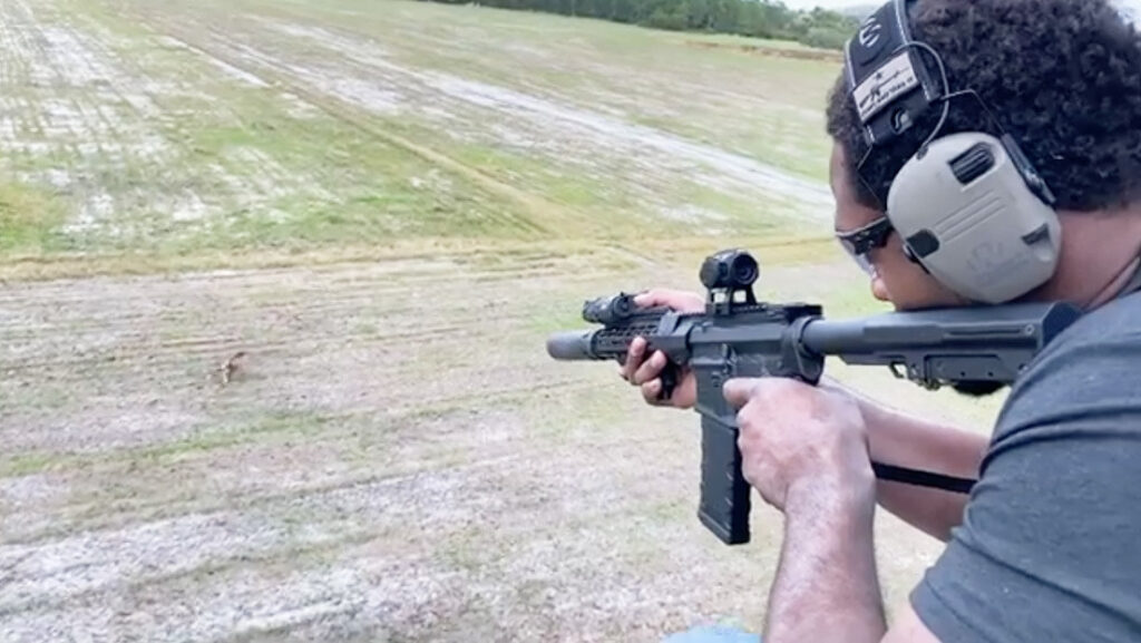 jon jones dispara a jabali