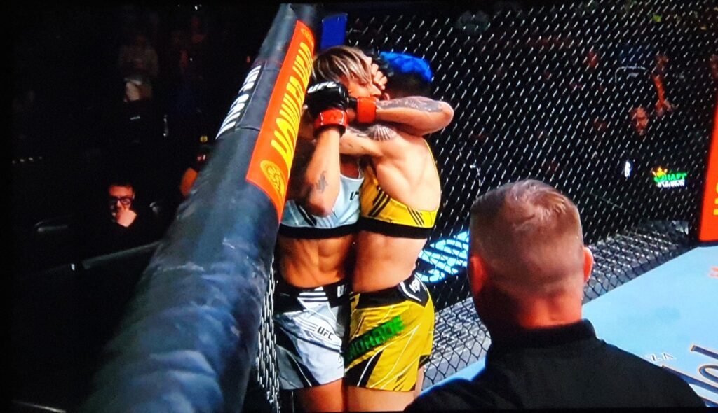 jessica andrade triangulo